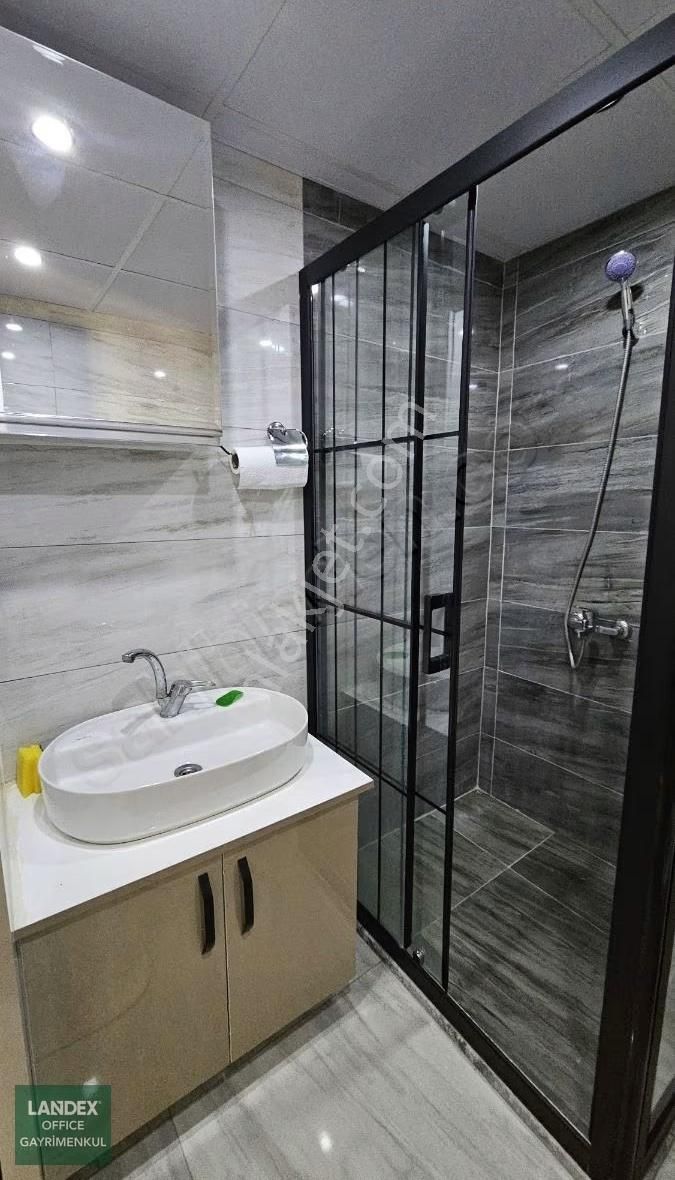 Bereketlerde 1+1 Aile Binasında Temiz Kiralık Eşyalı Apart - Görsel 24