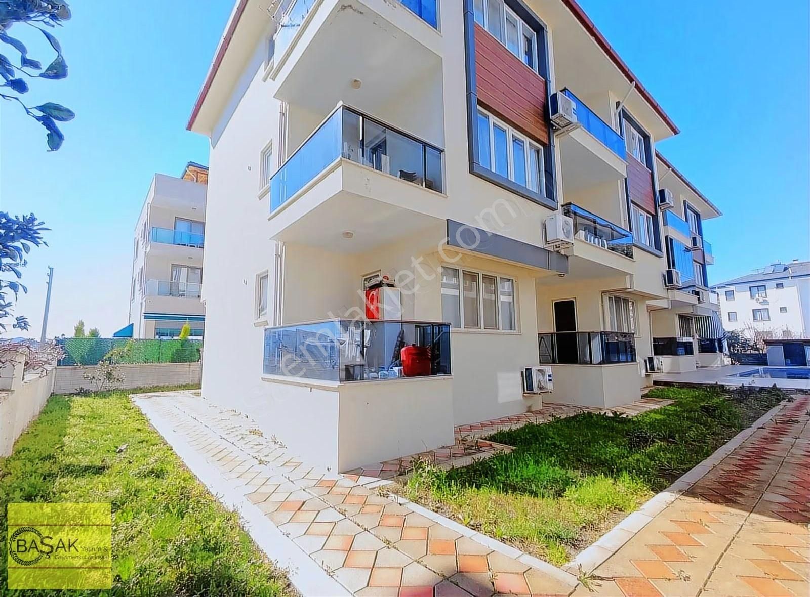 Basak'tan Eşyalı Ve Havuzlu Son 1+1 Lerden