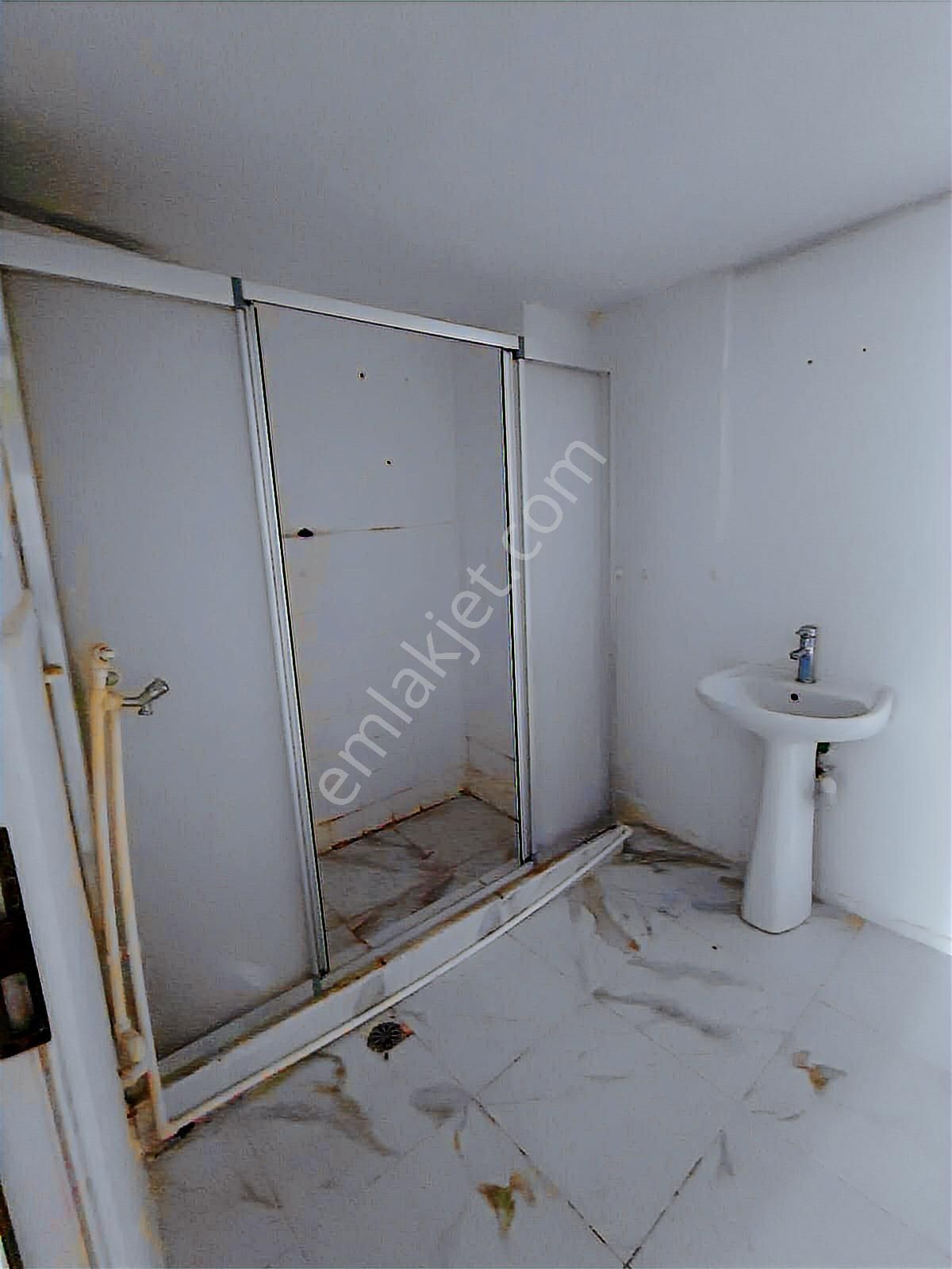 Katip Çelebi Hastanesi Yakını 3+1 Arakat Geniş Daire - Görsel 4