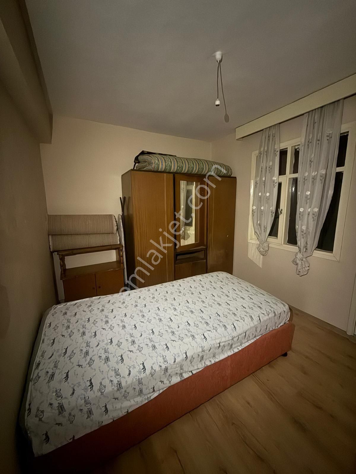 Saadet Korkmaz'dan Merkezde Denize 50 Metre Ayrı Mutfaklı Kiralık 3+1 - Görsel 34