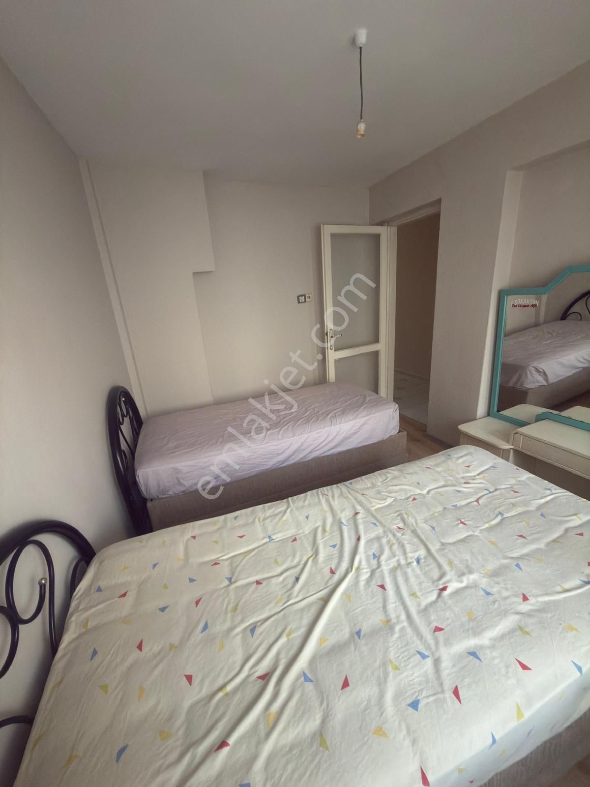 Saadet Korkmaz'dan Merkezde Denize 50 Metre Ayrı Mutfaklı Kiralık 3+1 - Görsel 26