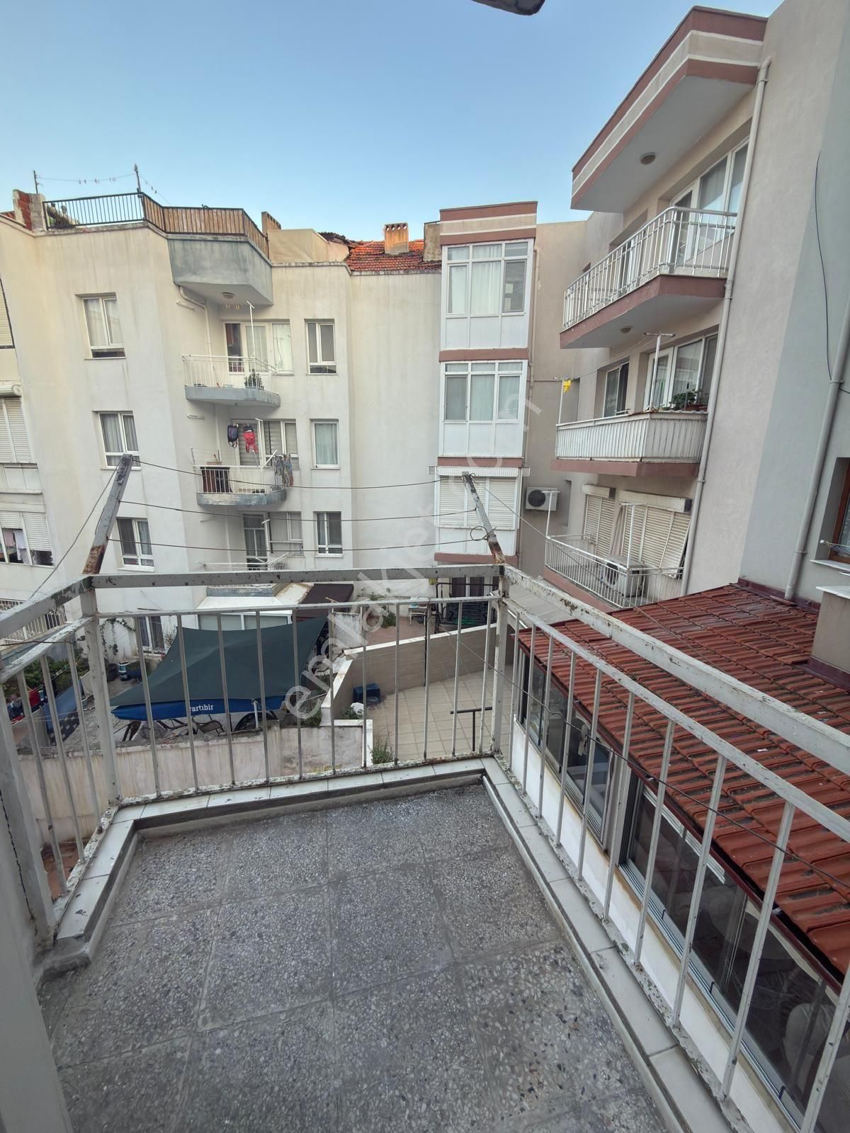 Saadet Korkmaz'dan Merkezde Denize 50 Metre Ayrı Mutfaklı Kiralık 3+1 - Görsel 27