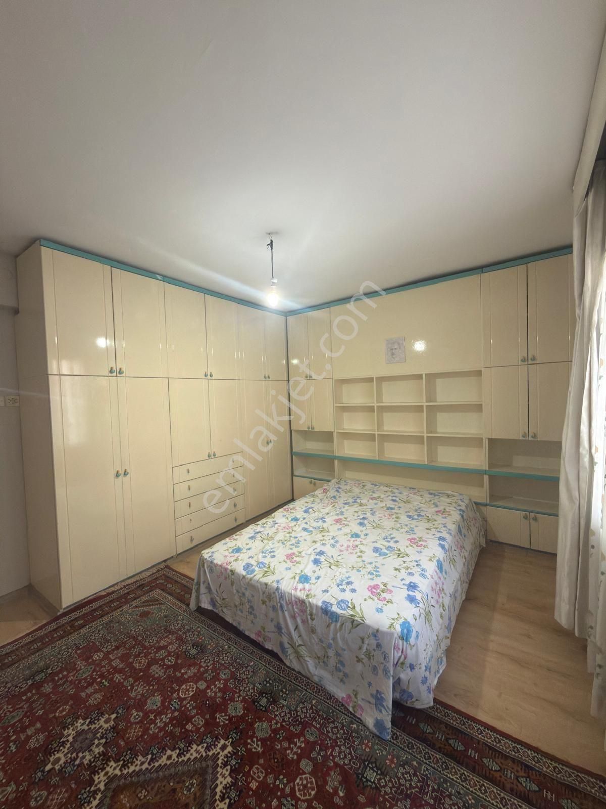 Saadet Korkmaz'dan Merkezde Denize 50 Metre Ayrı Mutfaklı Kiralık 3+1 - Görsel 30