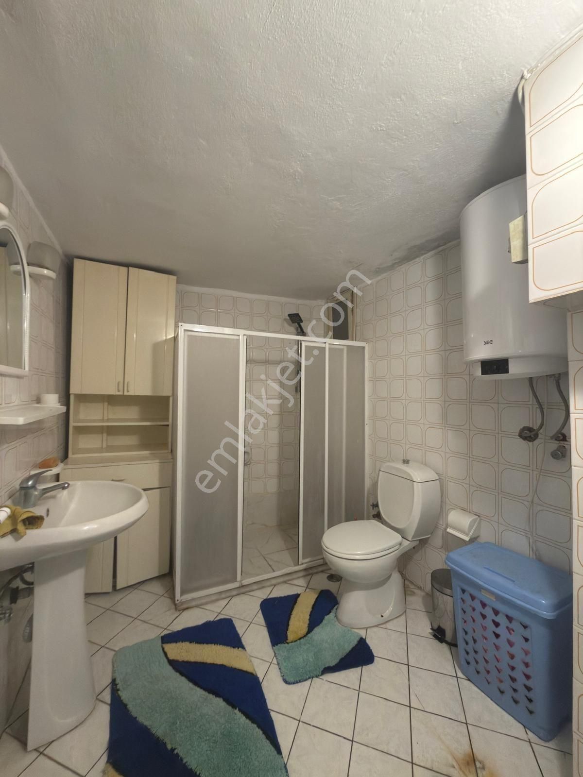 Saadet Korkmaz'dan Merkezde Denize 50 Metre Ayrı Mutfaklı Kiralık 3+1 - Görsel 18