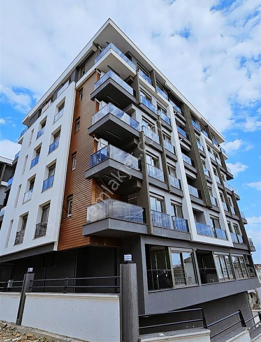 Merkez Mah 1+1 Lüks Daire