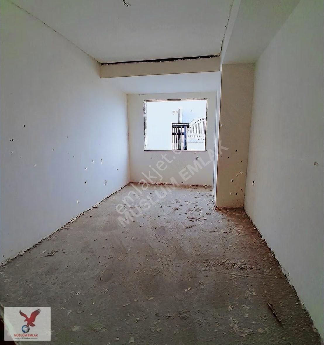 Müslüm Emlaktan Reşitpaşa Caddesinde Sıfır 3+1 Gözde Daire