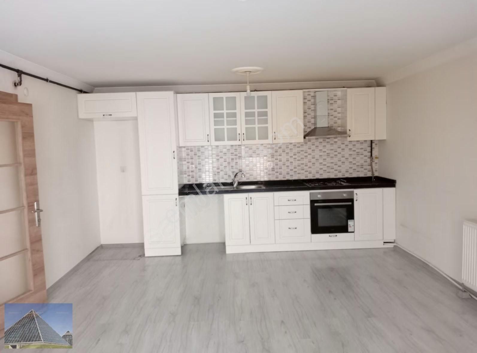 Kemalettin Mahallesinde Kiralık Ara Kat 2+1 Açık Mutfak Daire - Görsel 6