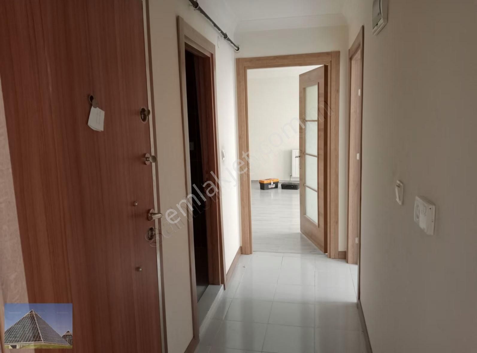 Kemalettin Mahallesinde Kiralık Ara Kat 2+1 Açık Mutfak Daire - Görsel 8
