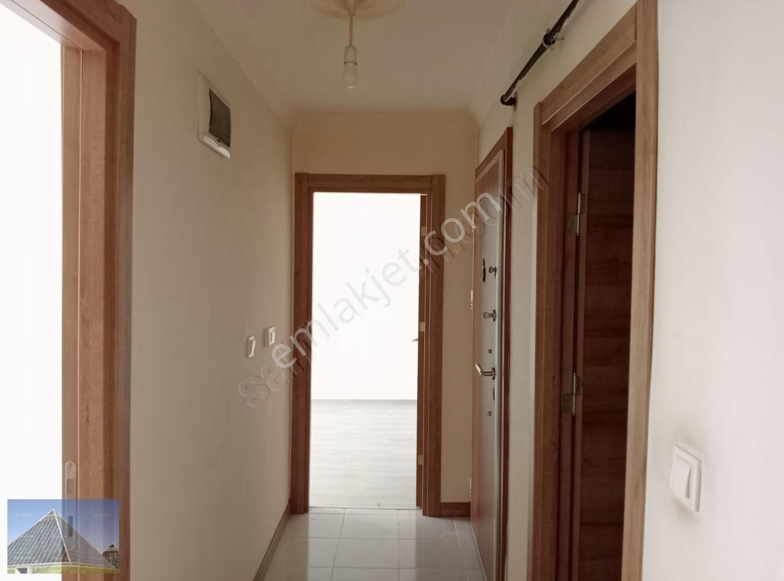 Kemalettin Mahallesinde Kiralık Ara Kat 2+1 Açık Mutfak Daire - Görsel 7