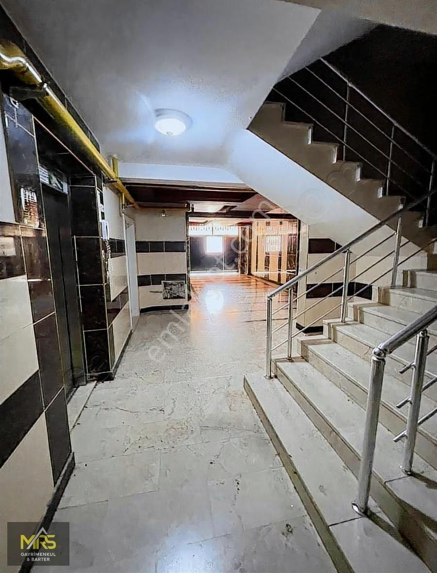 Yalınayak Mhde Satılık 3+1 Bağımsız Mutfak Çok Genis Daire - Görsel 2