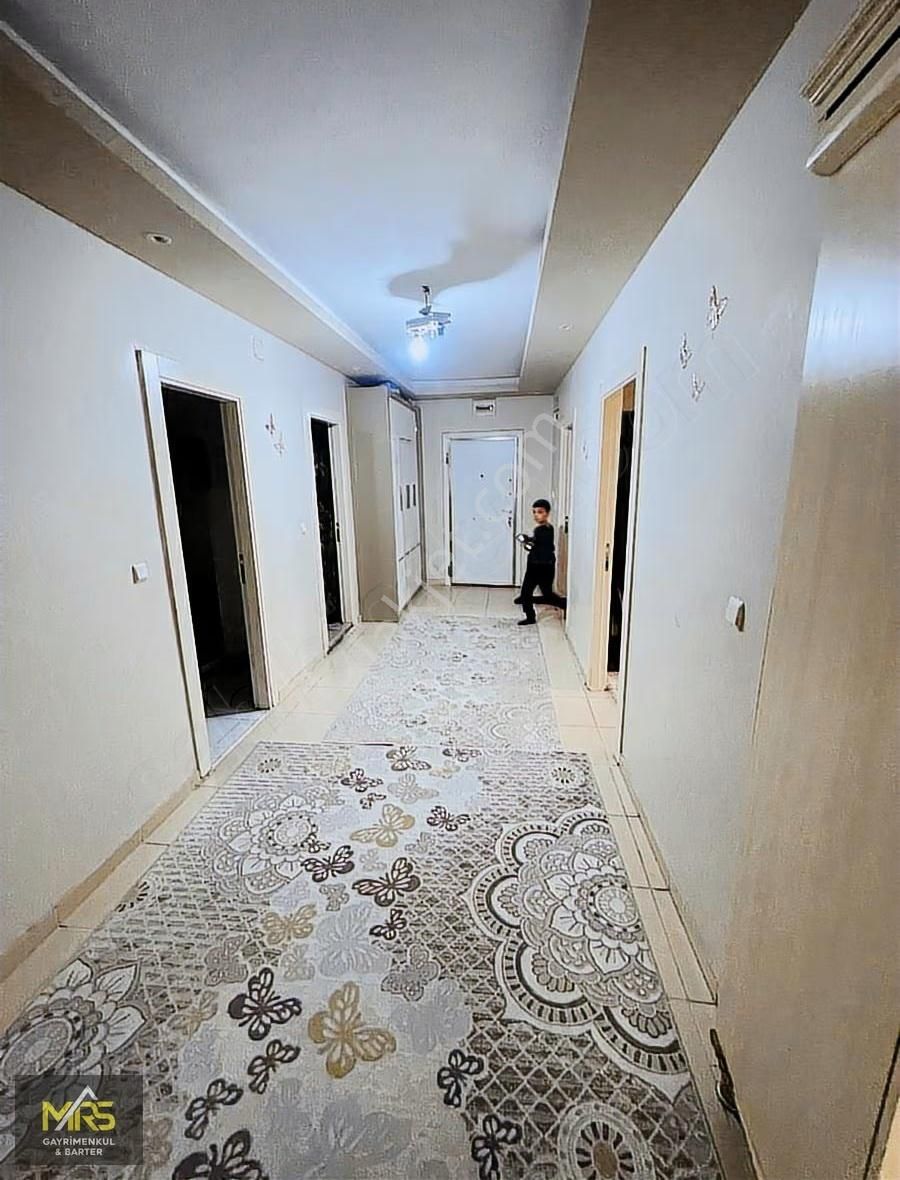 Yalınayak Mhde Satılık 3+1 Bağımsız Mutfak Çok Genis Daire