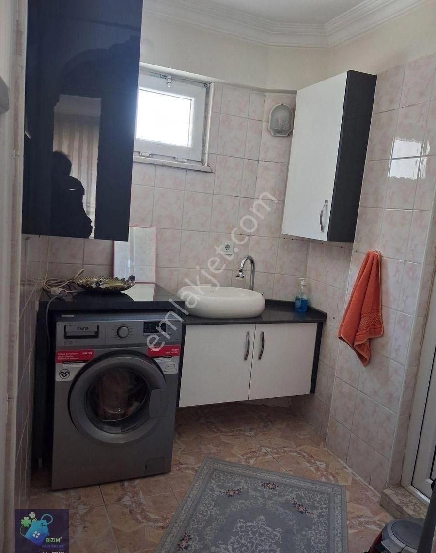 Kayalık Mah 2+1 + Ardiye Kombili İçi Yenilenmiş 3. Kat Üç Cepheli Katta İki Daire - Görsel 8