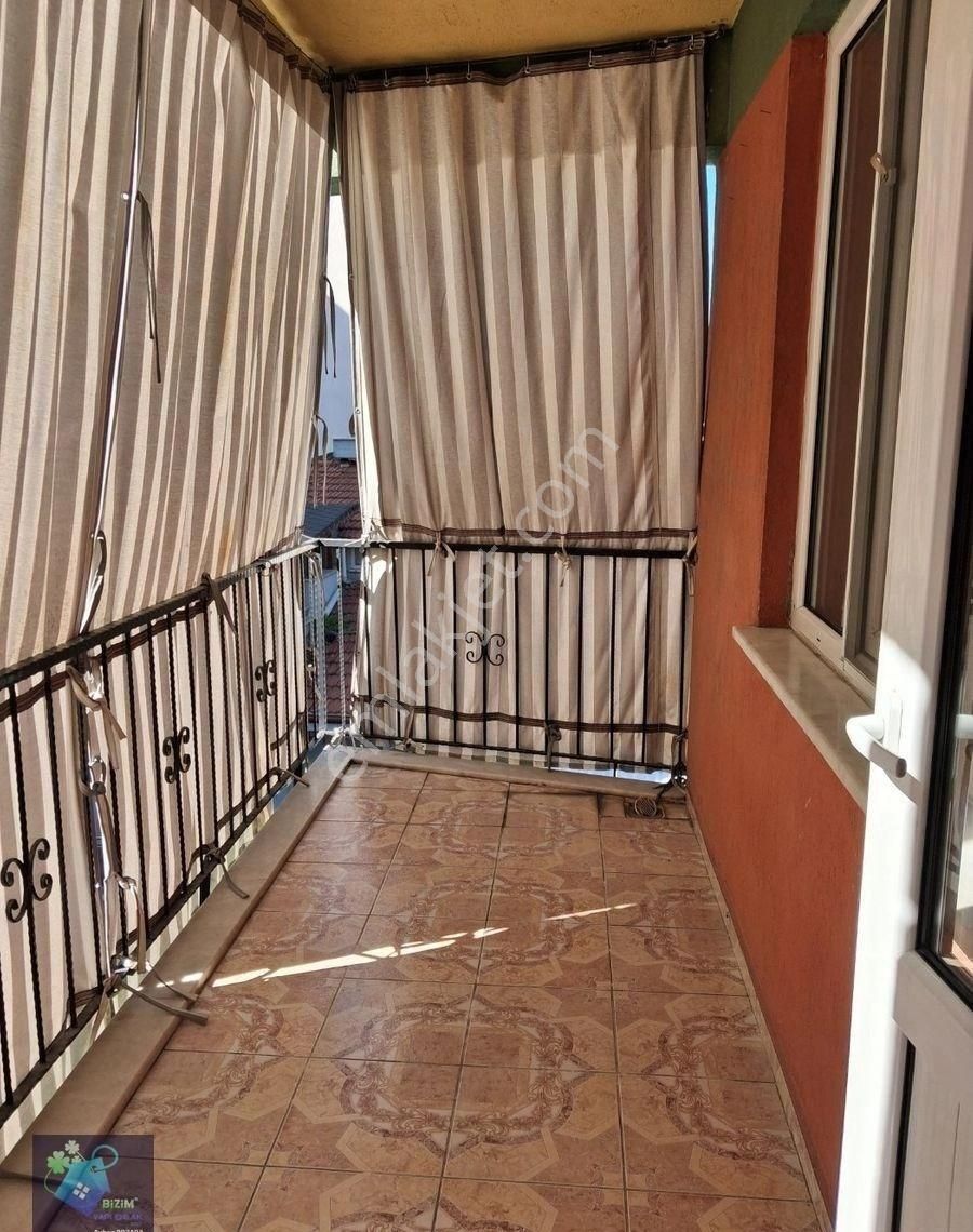 Kayalık Mah 2+1 + Ardiye Kombili İçi Yenilenmiş 3. Kat Üç Cepheli Katta İki Daire - Görsel 15