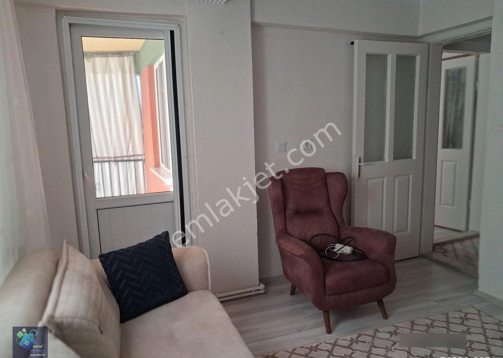 Kayalık Mah 2+1 + Ardiye Kombili İçi Yenilenmiş 3. Kat Üç Cepheli Katta İki Daire - Görsel 10