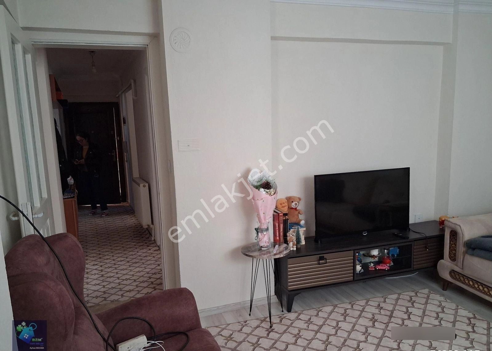 Kayalık Mah 2+1 + Ardiye Kombili İçi Yenilenmiş 3. Kat Üç Cepheli Katta İki Daire - Görsel 11