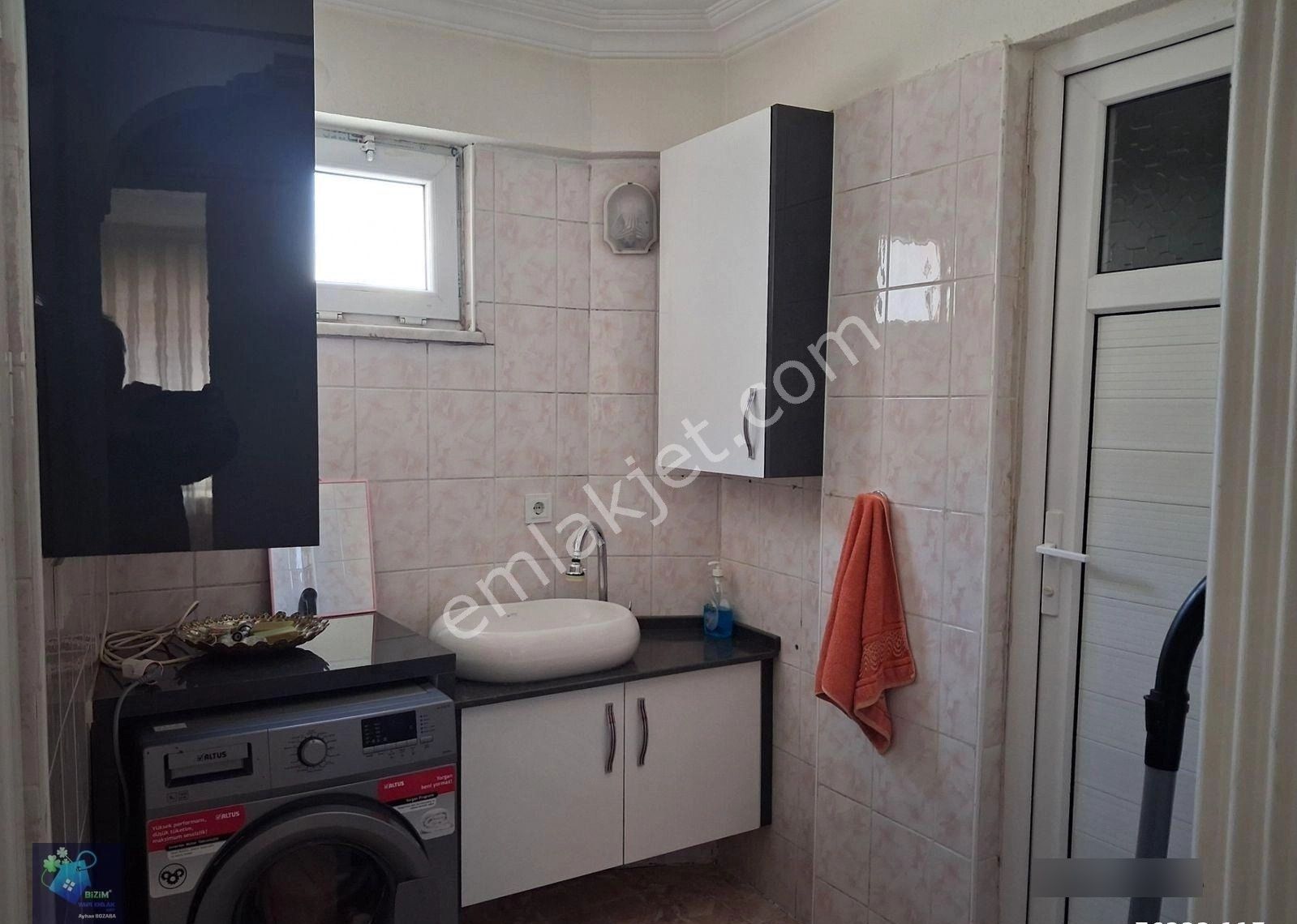 Kayalık Mah 2+1 + Ardiye Kombili İçi Yenilenmiş 3. Kat Üç Cepheli Katta İki Daire - Görsel 12