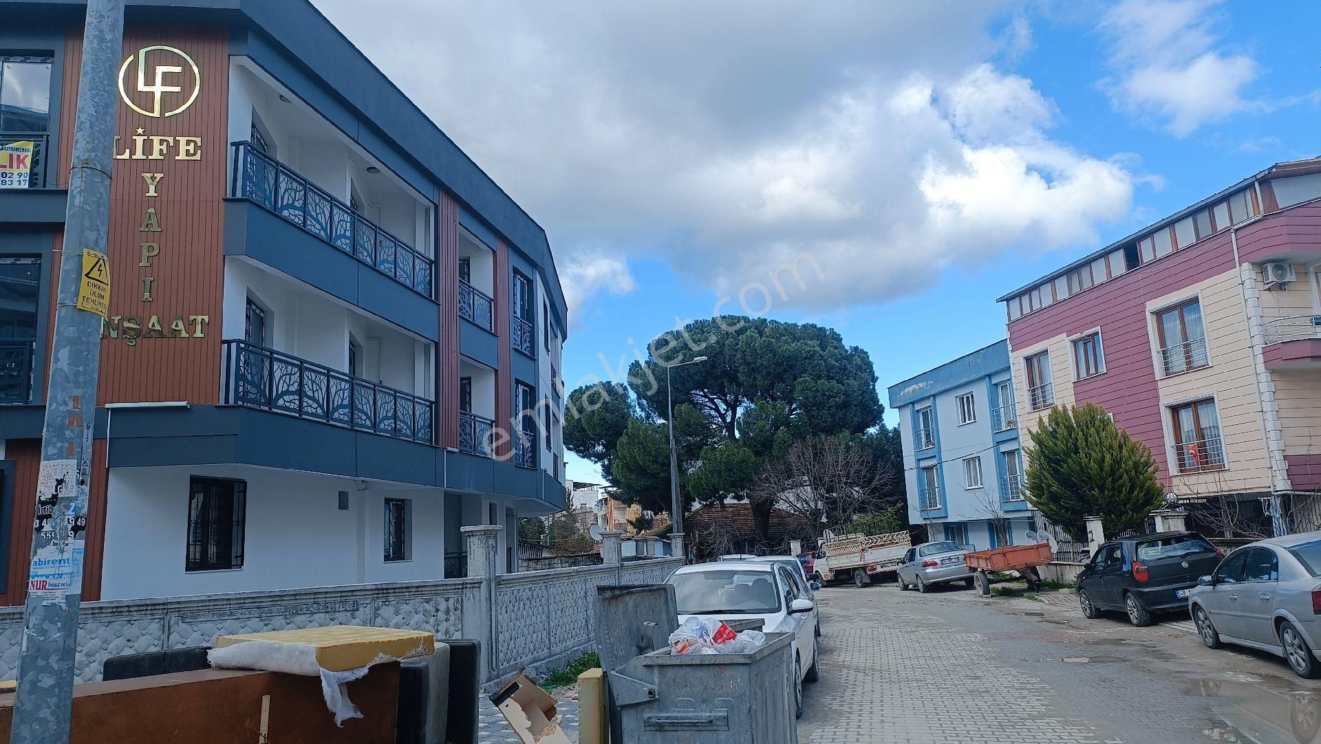 Manisa Yunusemre Muradiyede Satılık 1+1 Daire - Görsel 2