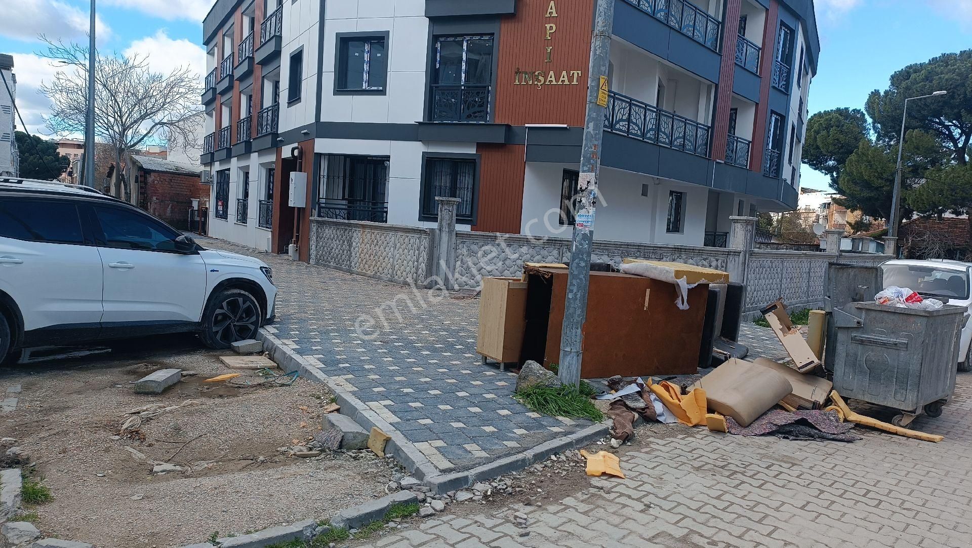 Manisa Yunusemre Muradiyede Satılık 1+1 Daire