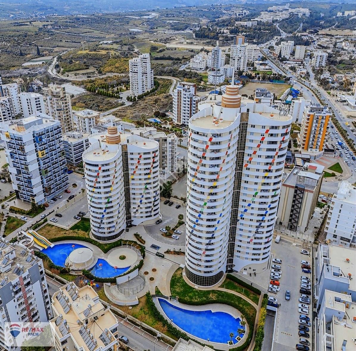 Remax Palm'den Özdiker Corona'da Eşyalı Kiralık 2+1 Daire