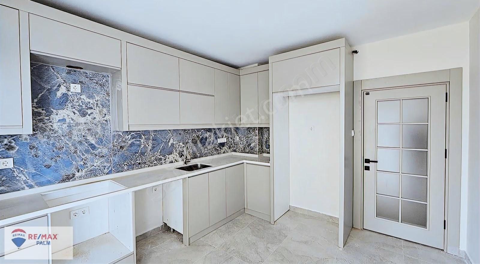 Remax Palm'den Full Deniz Manzaralı İçi Yapılı Kiralık 3+1 - Görsel 9