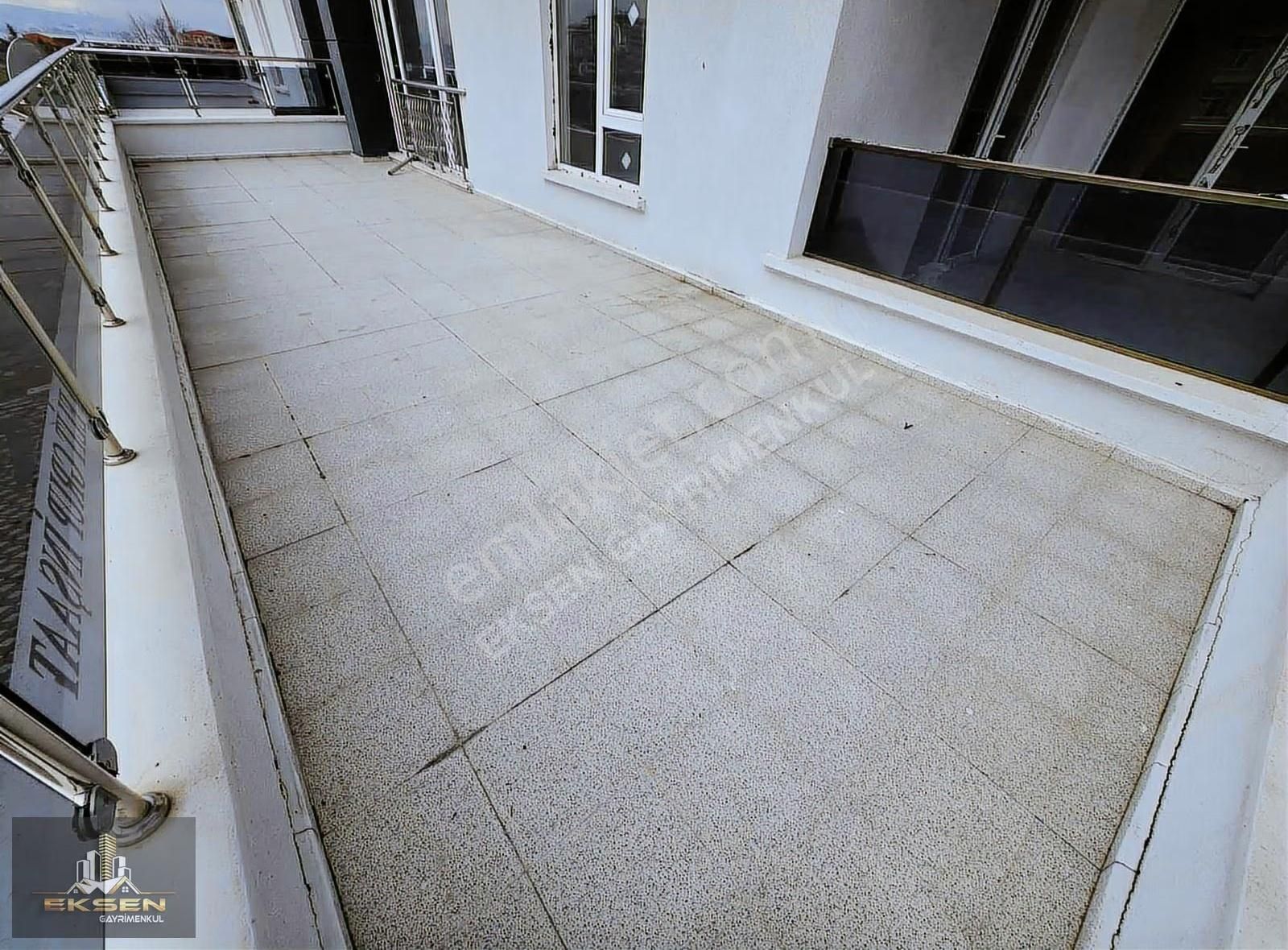 Eksen'den Teras Balkonlu Masrafsız Ön Cephe 3+1 Site Dairesi - Görsel 7