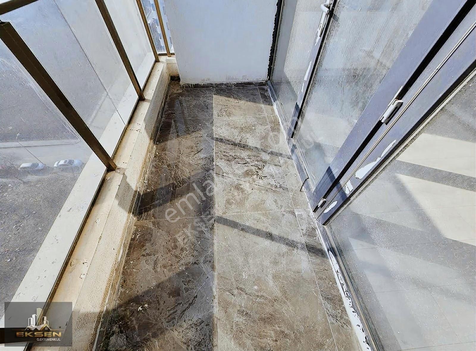 Güneşevler'de 4+1 Site İçerisinde Oturuma Hazır İskanlı Daire - Görsel 22