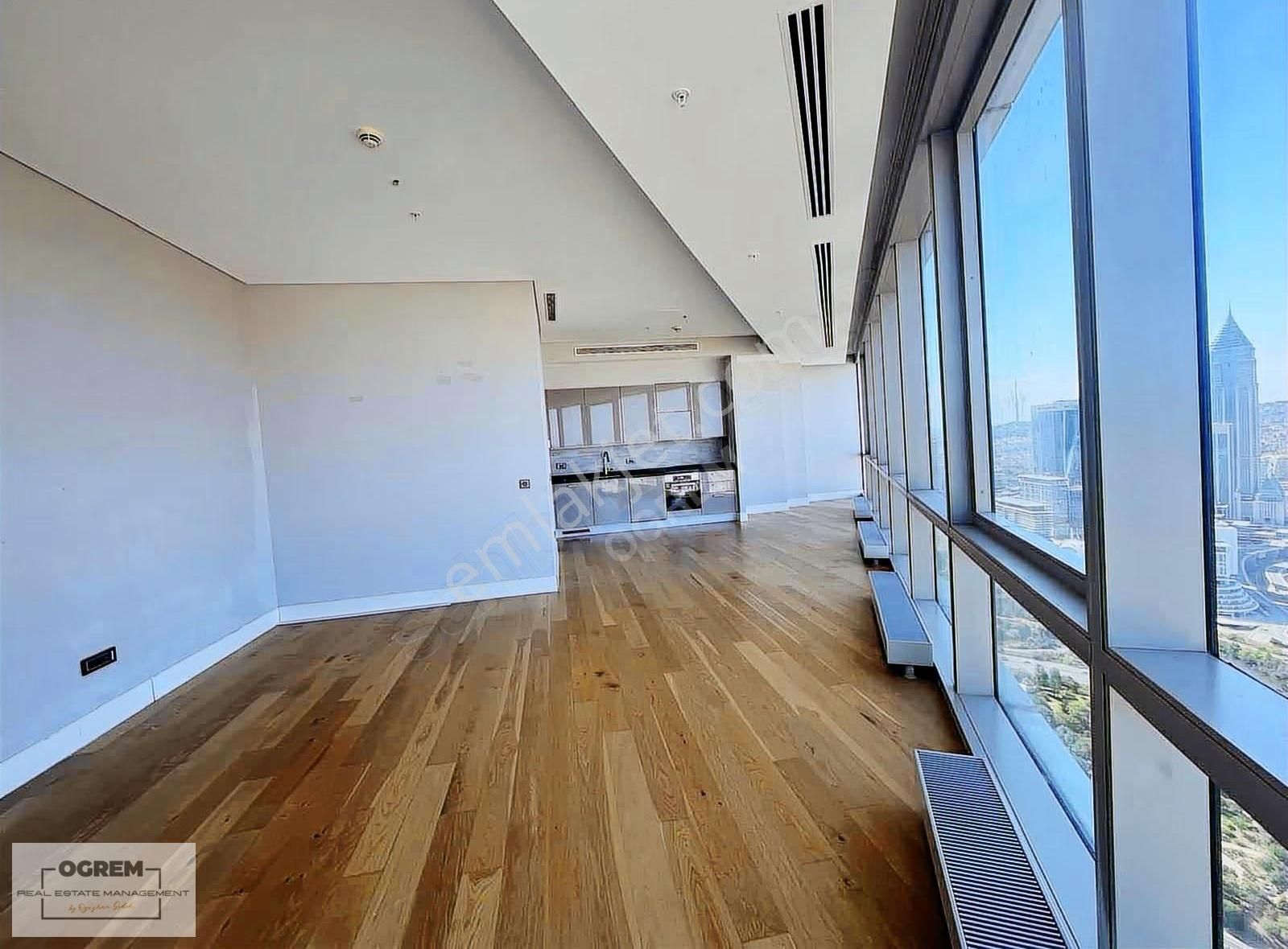 Ataşehir Metropol İstanbul/ Yüksek Kat / Boş / 1+1 Kiralık Daire