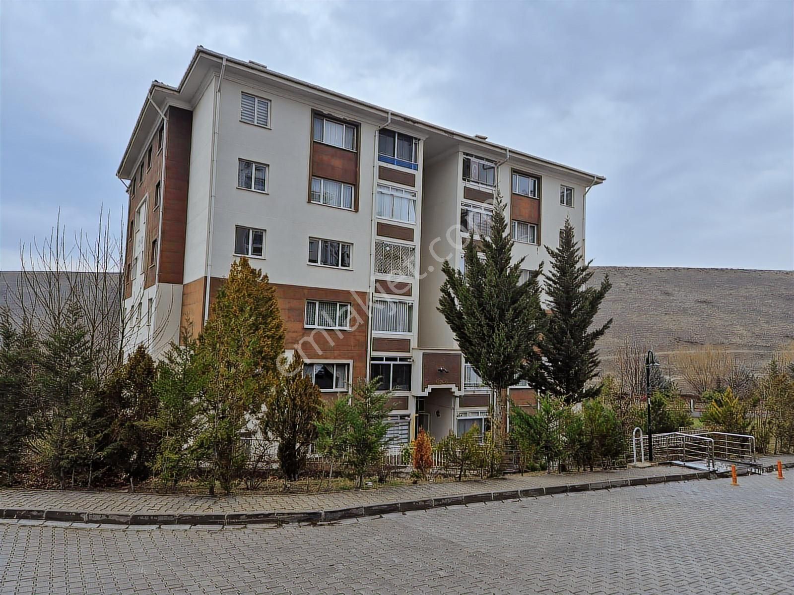 Ank Gölbaşı Toki Konutları 4.katta 132 M2 Satılık 3+1 Daire - Görsel 19