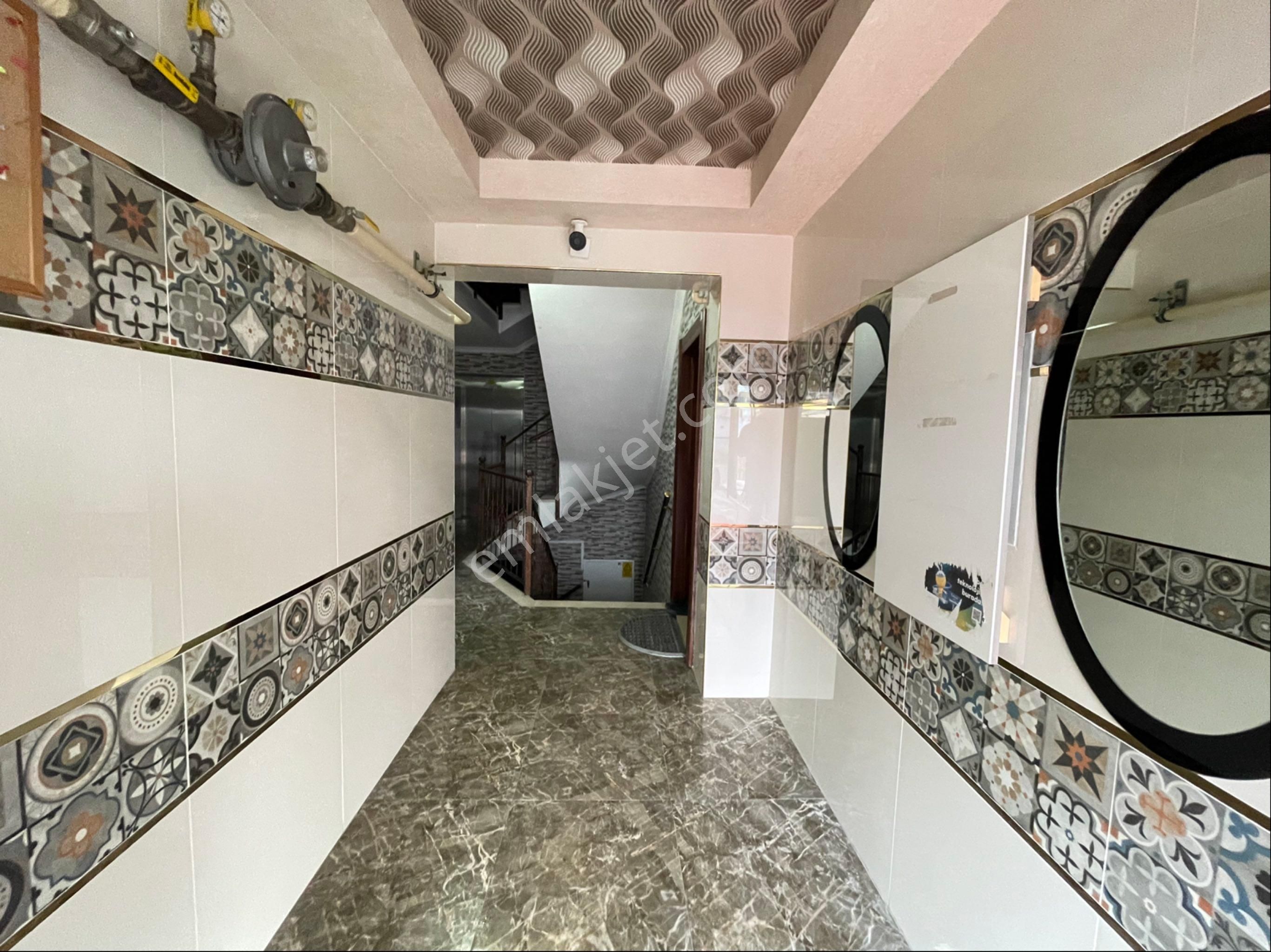 Keçiören Uyanışta Full Yapılı Asansörlü Ebeveyn Banyolu Katta Acill Satılık Daire - Görsel 2