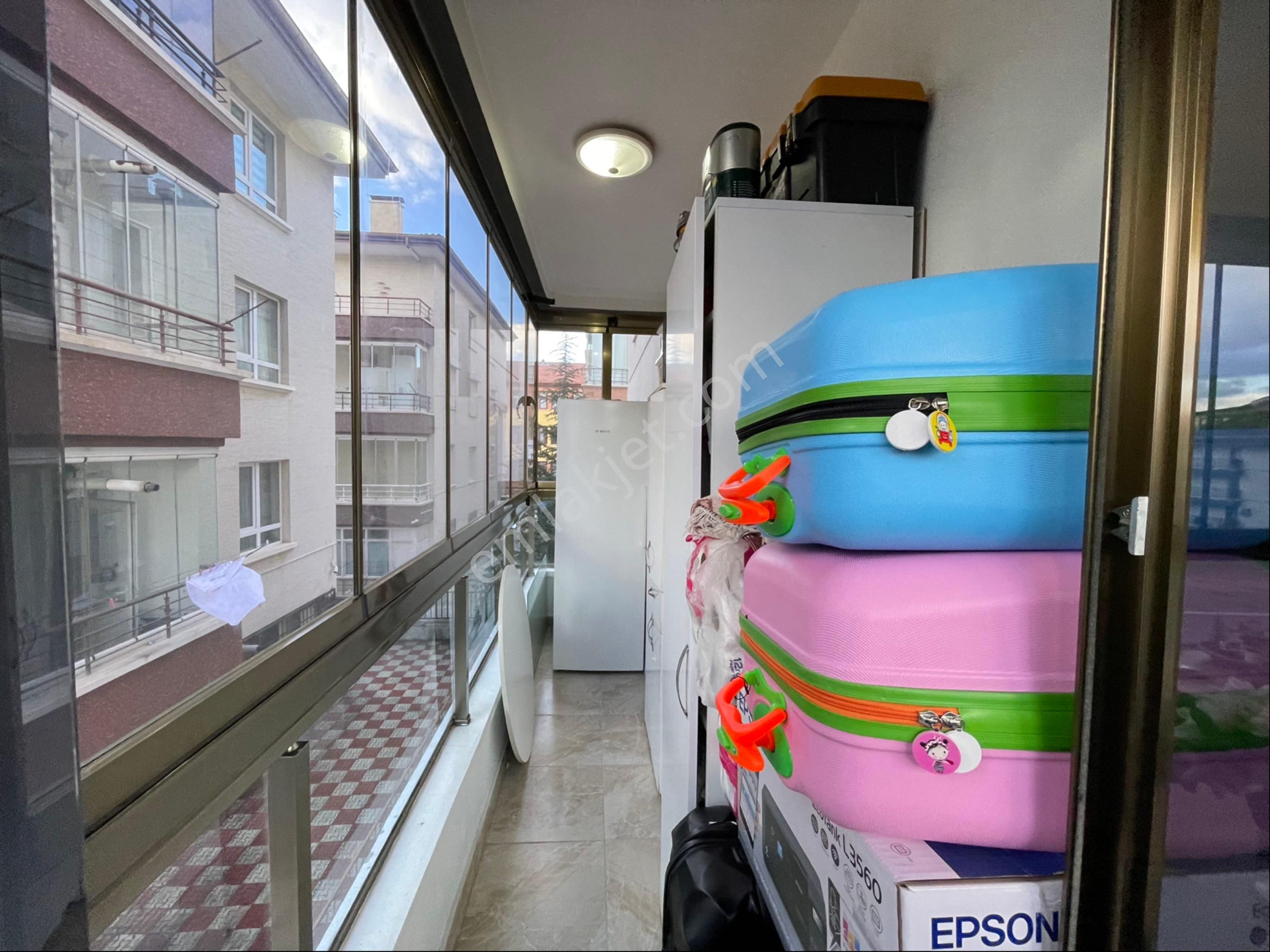 Keçiören Uyanışta Full Yapılı Asansörlü Ebeveyn Banyolu Katta Acill Satılık Daire - Görsel 13