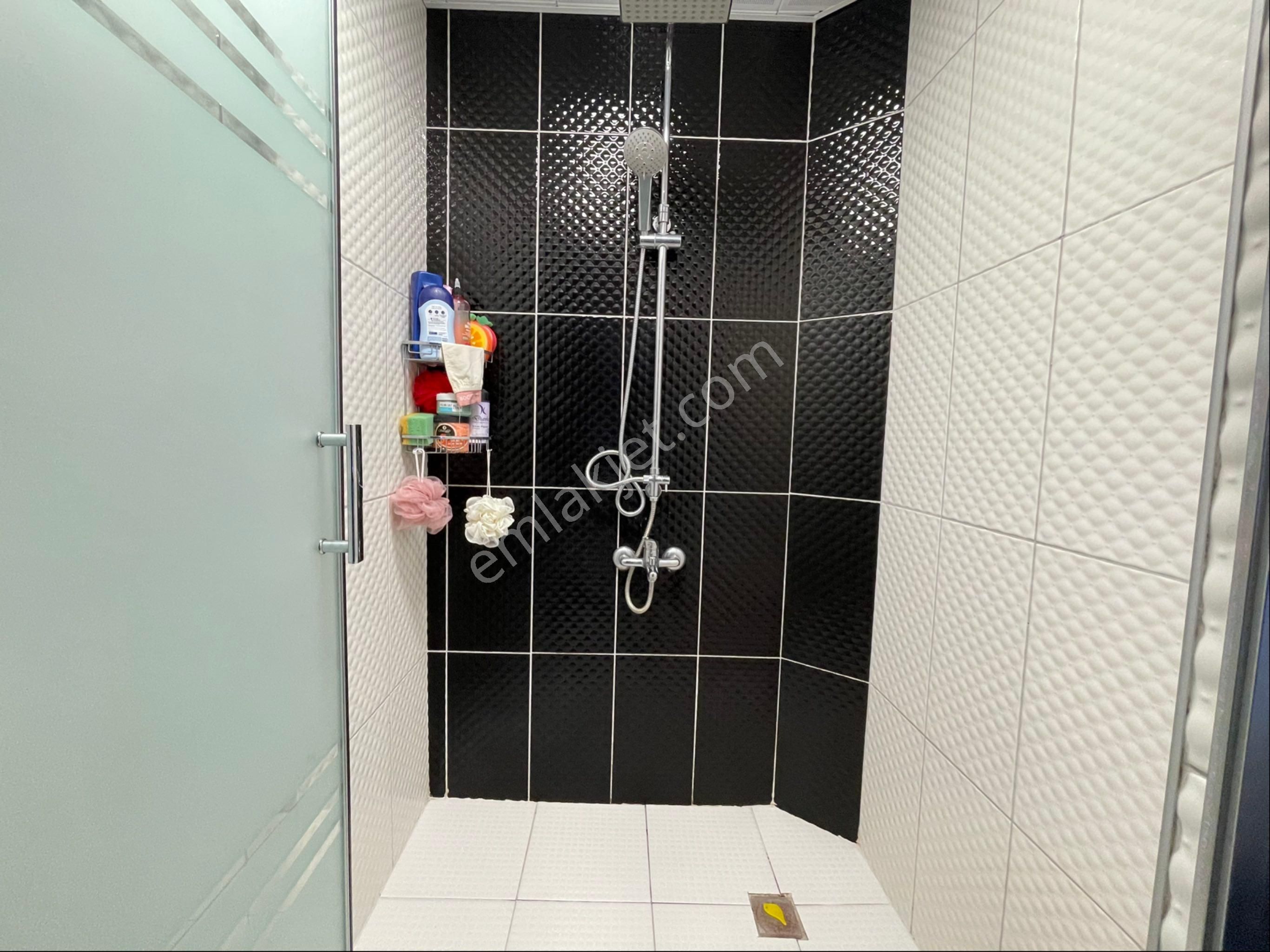 Keçiören Uyanışta Full Yapılı Asansörlü Ebeveyn Banyolu Katta Acill Satılık Daire - Görsel 5