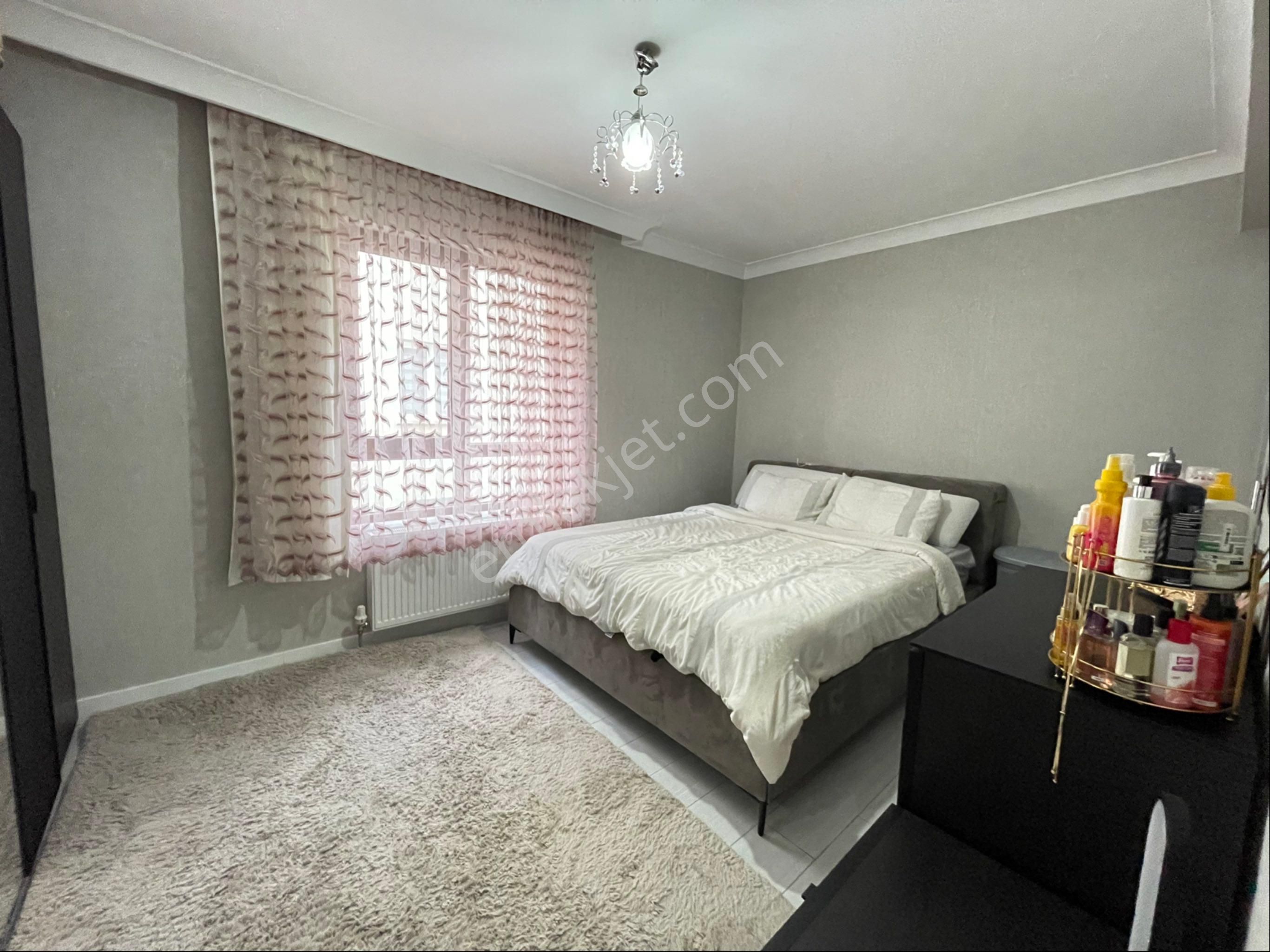 Keçiören Uyanışta Full Yapılı Asansörlü Ebeveyn Banyolu Katta Acill Satılık Daire - Görsel 7