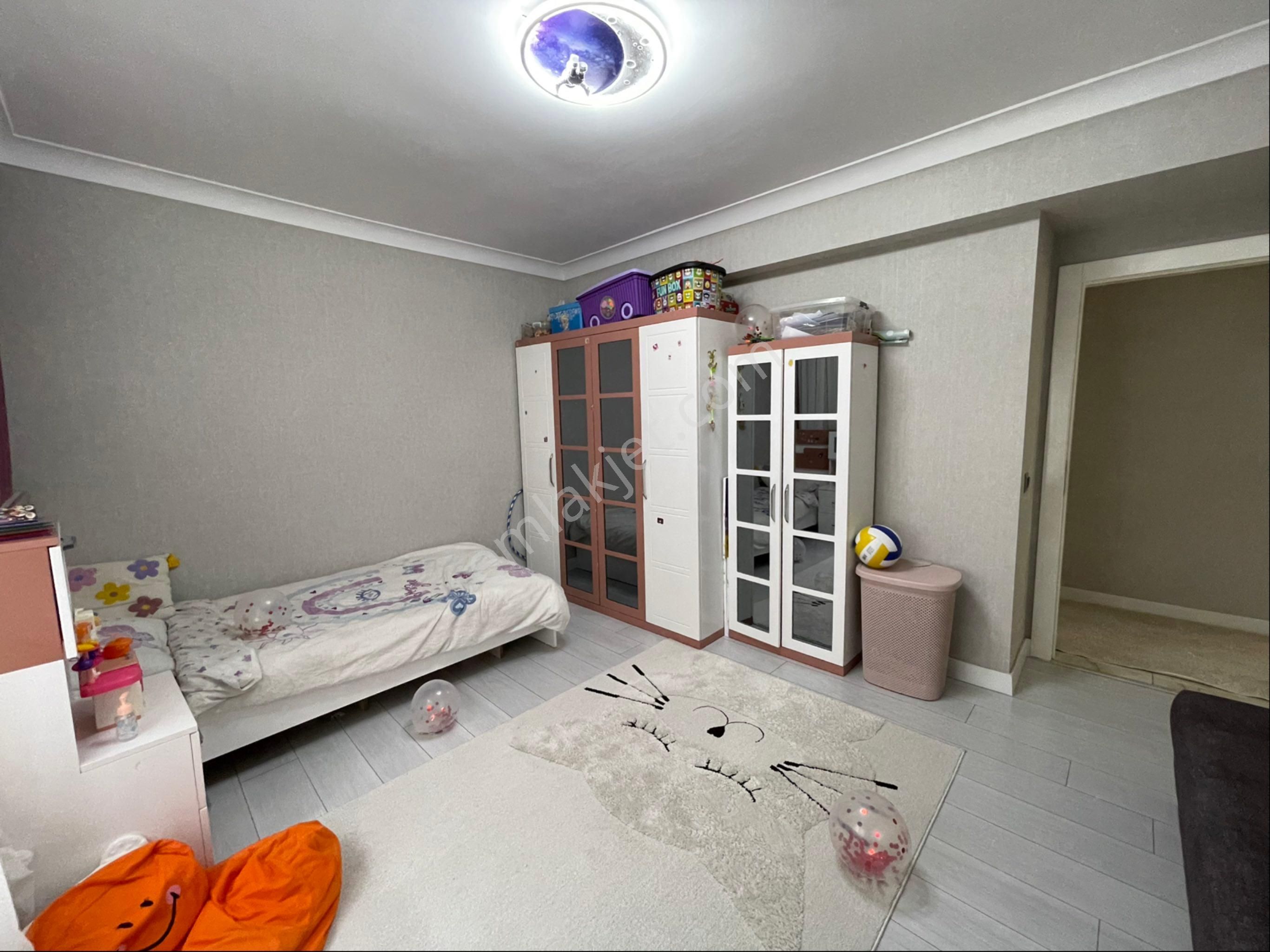 Keçiören Uyanışta Full Yapılı Asansörlü Ebeveyn Banyolu Katta Acill Satılık Daire - Görsel 8