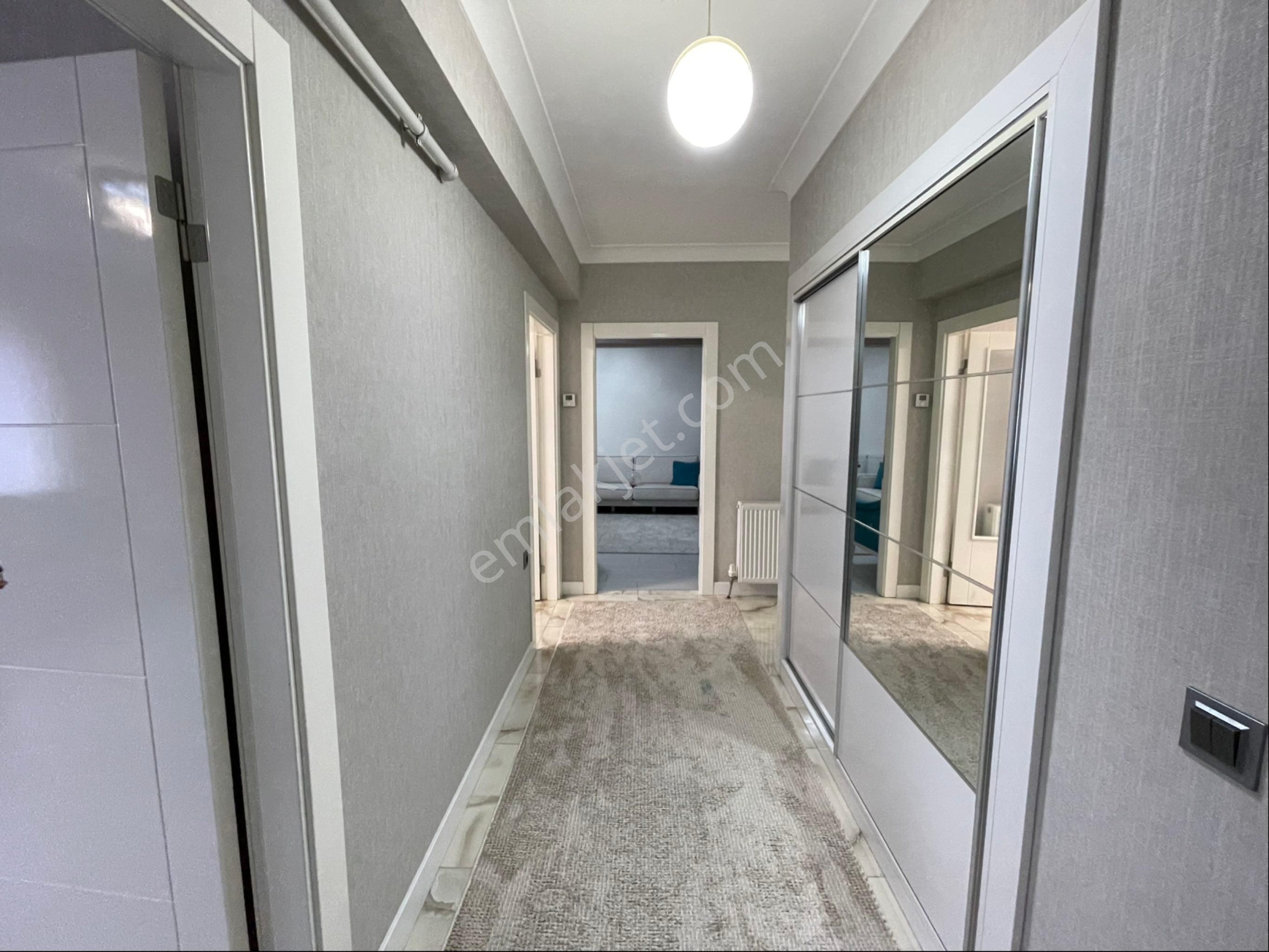 Keçiören Uyanışta Full Yapılı Asansörlü Ebeveyn Banyolu Katta Acill Satılık Daire - Görsel 18