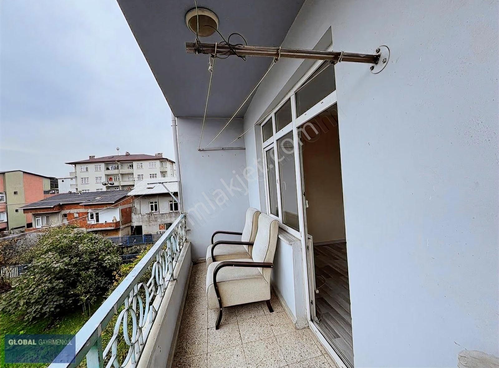 Belediyeye, Marmaray Ve Gemi Yan San,ye Yakın Satılık 2+1 Daire - Görsel 3