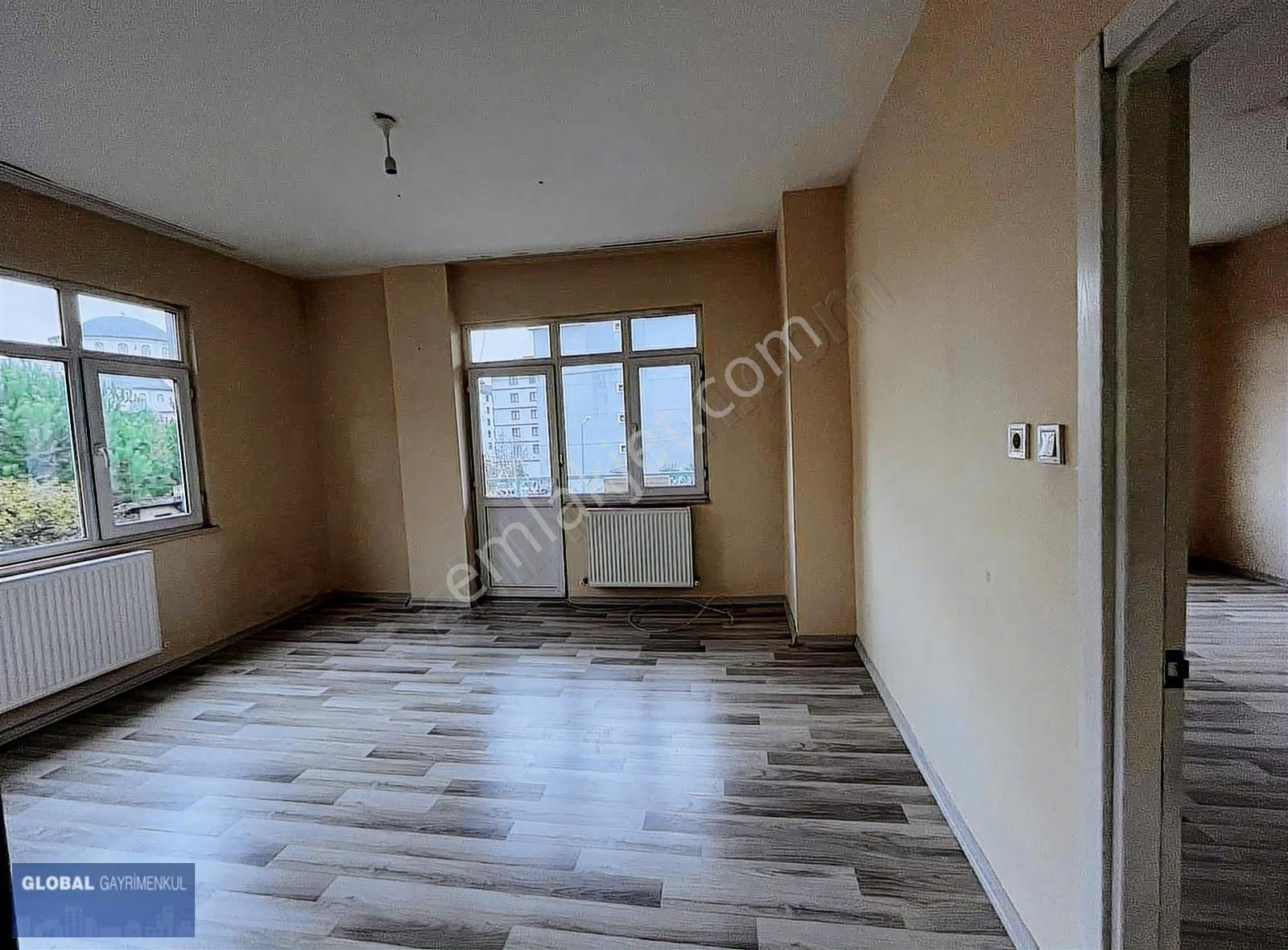 Belediyeye, Marmaray Ve Gemi Yan San,ye Yakın Satılık 2+1 Daire - Görsel 16