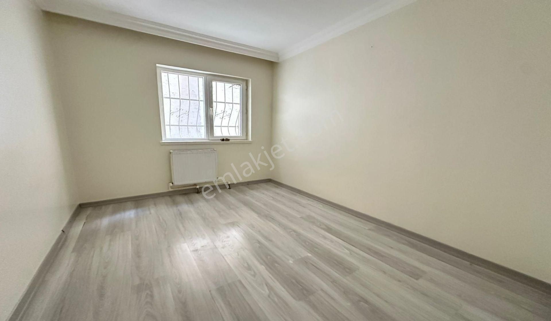 Ufuktepede Demirciler Sokakda Giriş Katta 3+1 Yapılı Masrafsız - Görsel 12