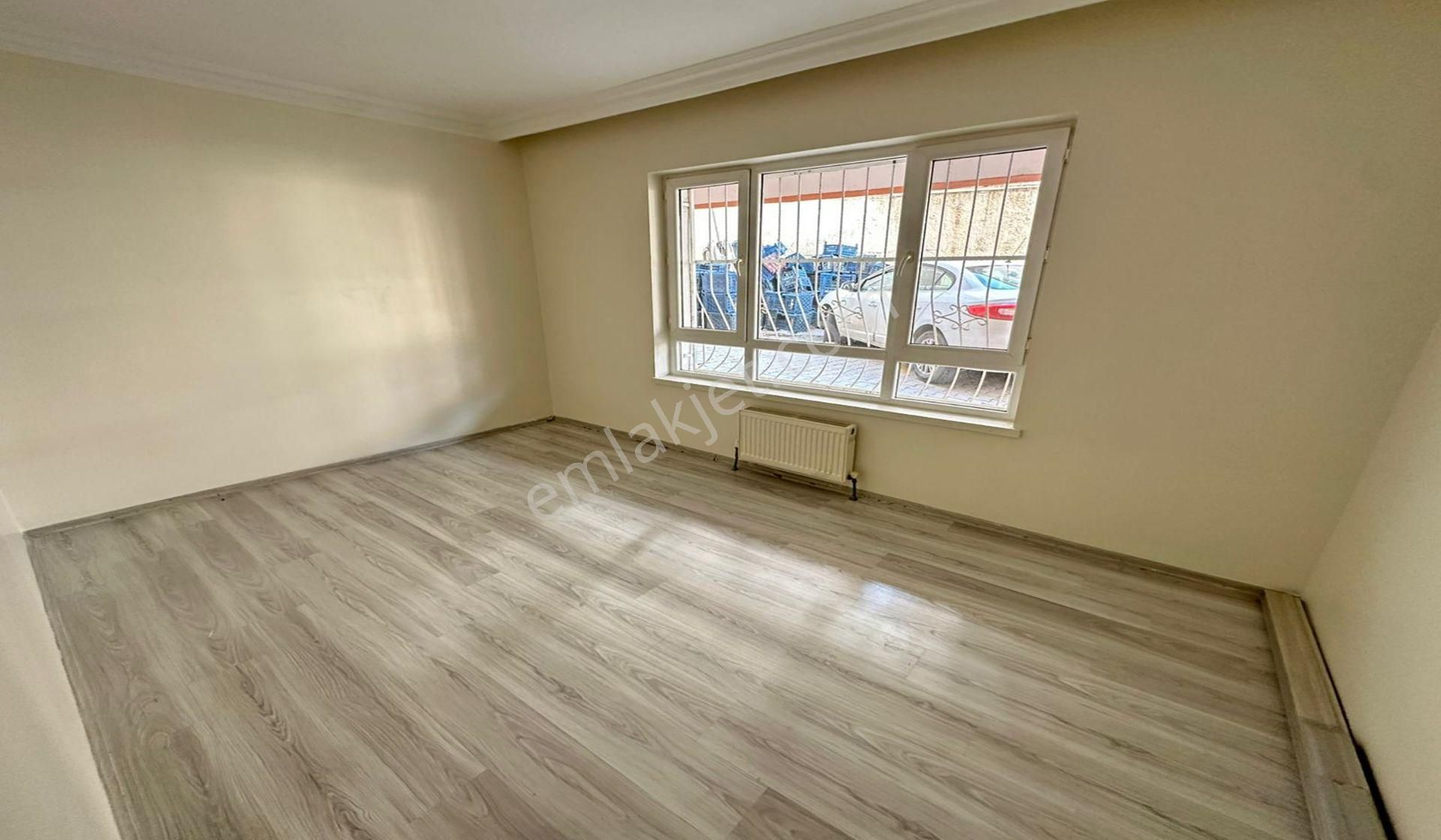 Ufuktepede Demirciler Sokakda Giriş Katta 3+1 Yapılı Masrafsız - Görsel 17