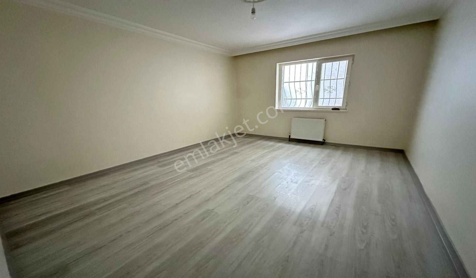 Ufuktepede Demirciler Sokakda Giriş Katta 3+1 Yapılı Masrafsız - Görsel 18