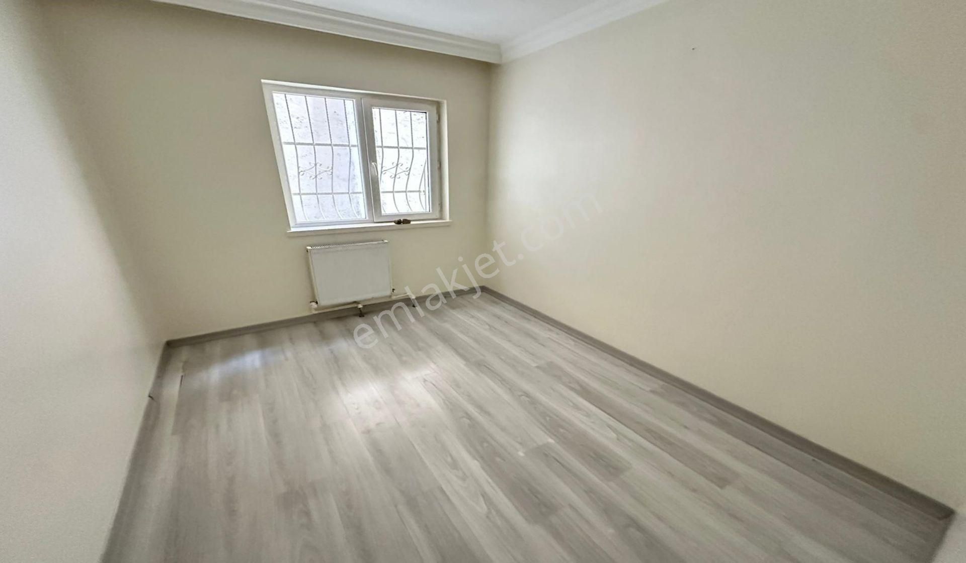 Ufuktepede Demirciler Sokakda Giriş Katta 3+1 Yapılı Masrafsız - Görsel 10