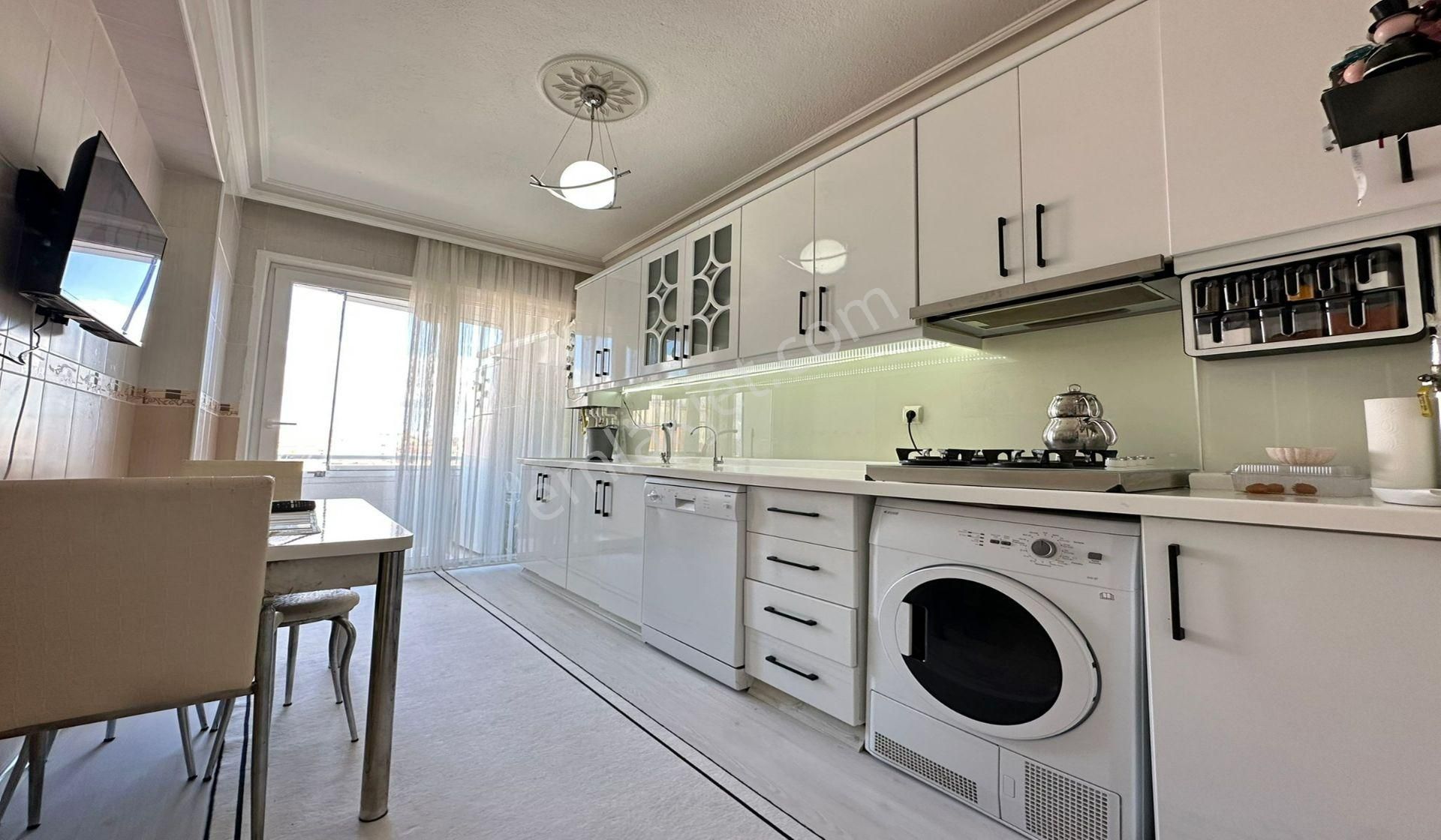 Osmangazide 3+1 Manzaralı Geniş Full Yapılı Kat Konumunda