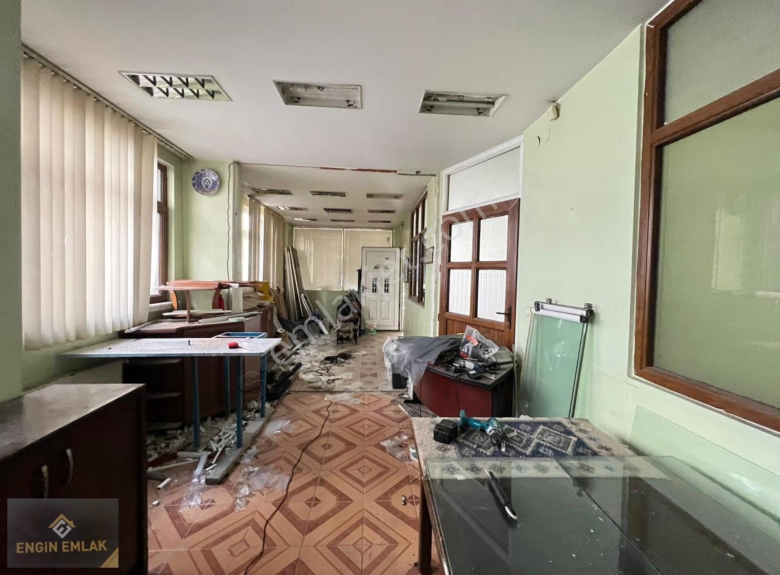 Engin Emlak'tan Cadde Üzerin'de İşlek Konum'da Masrafsız Dükkan - Görsel 15