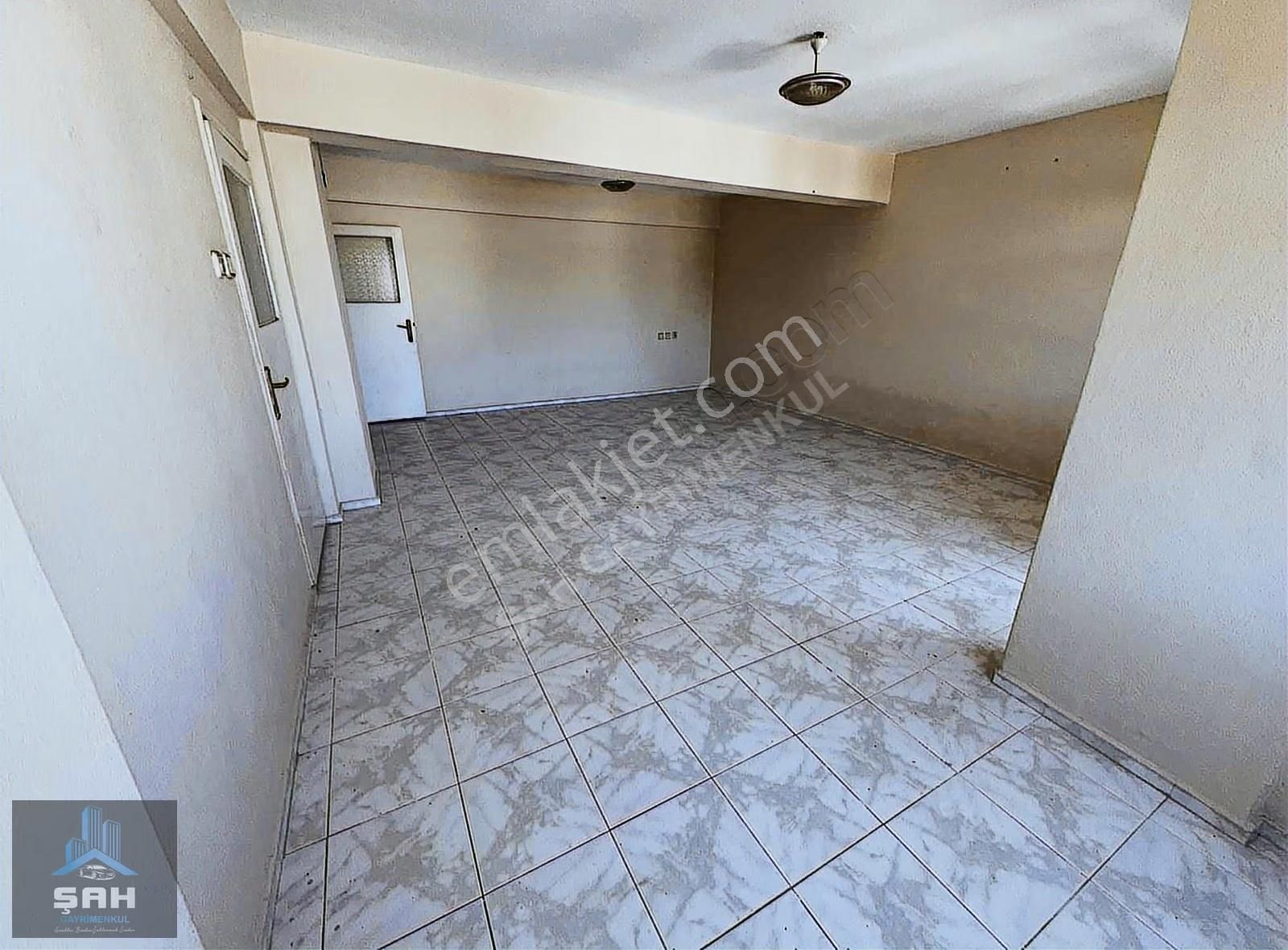 Şah'tan Adliye Karşısında 2+1 Çift Cepheli Satılık Daireler - Görsel 25