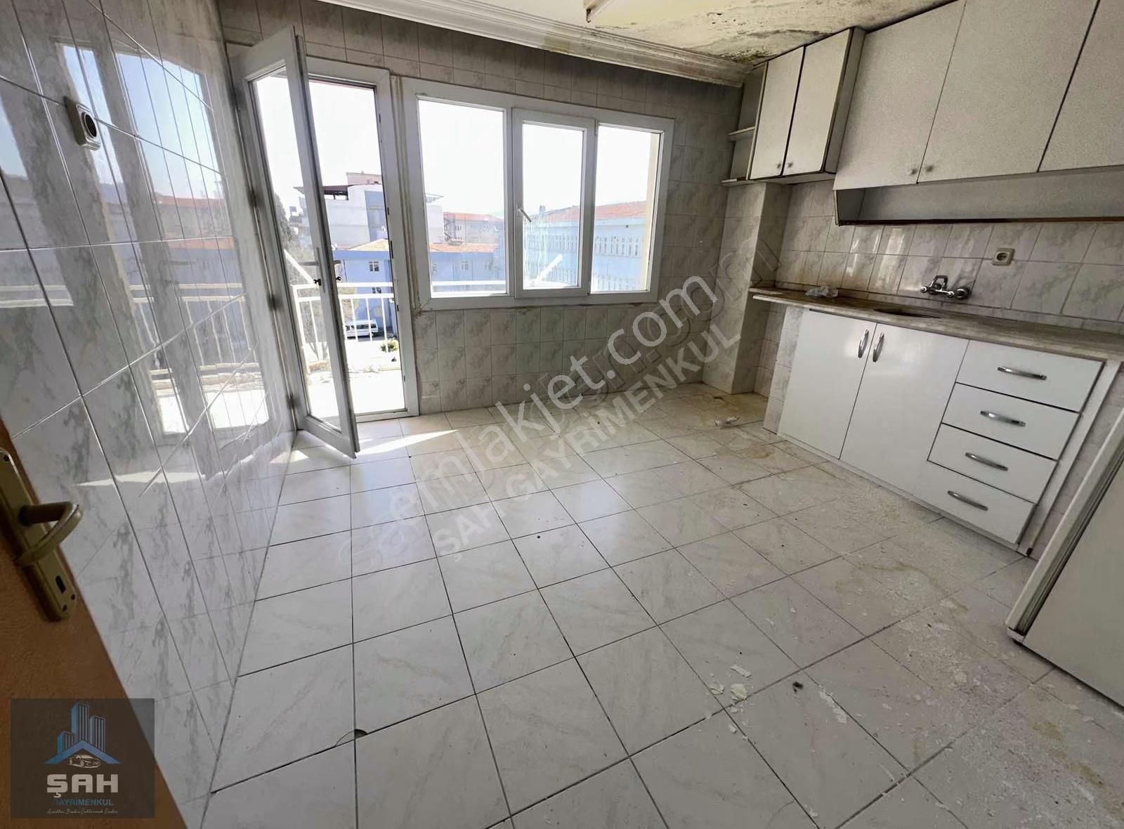 Şah'tan Adliye Karşısında 2+1 Çift Cepheli Satılık Daireler - Görsel 24