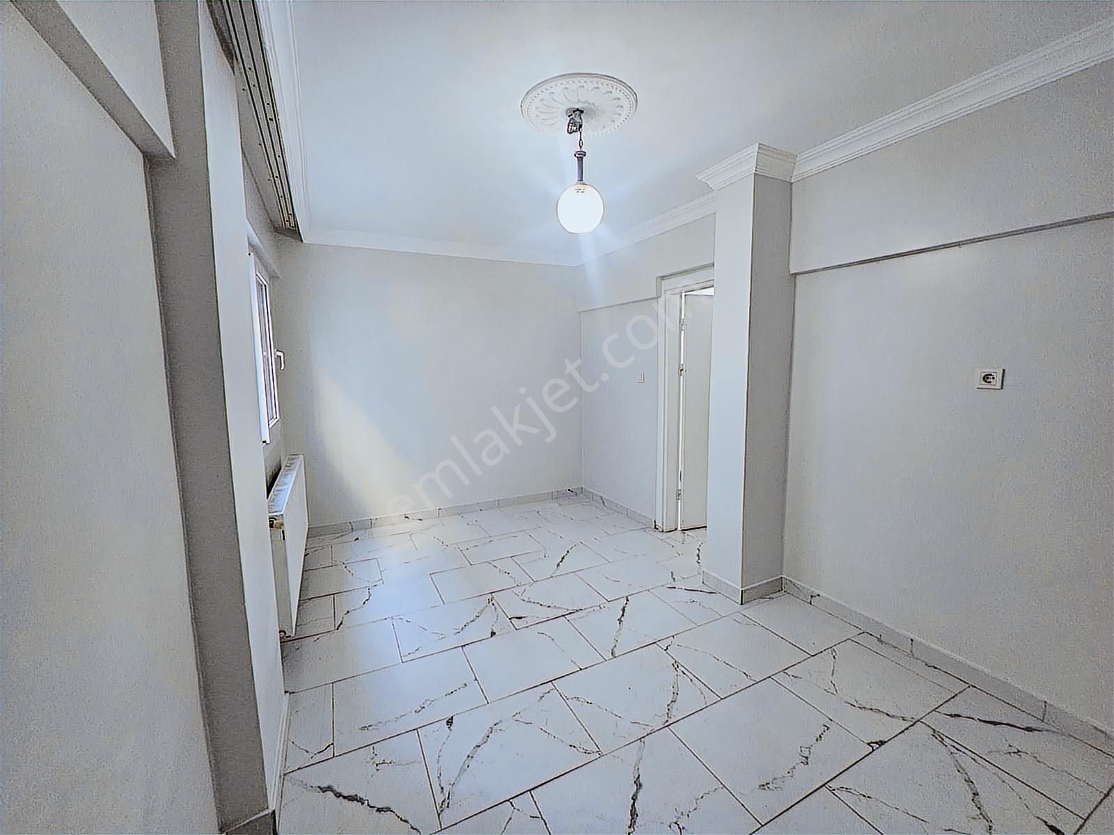 Buca Fırat Mah. 2+0 82 Doğalgazlı Köşe Daire - Görsel 16