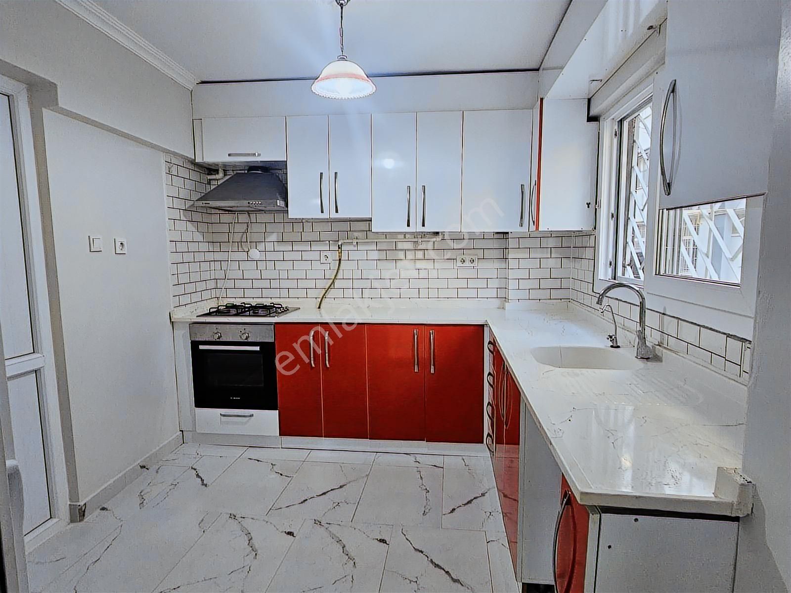 Buca Fırat Mah. 2+0 82 Doğalgazlı Köşe Daire - Görsel 5