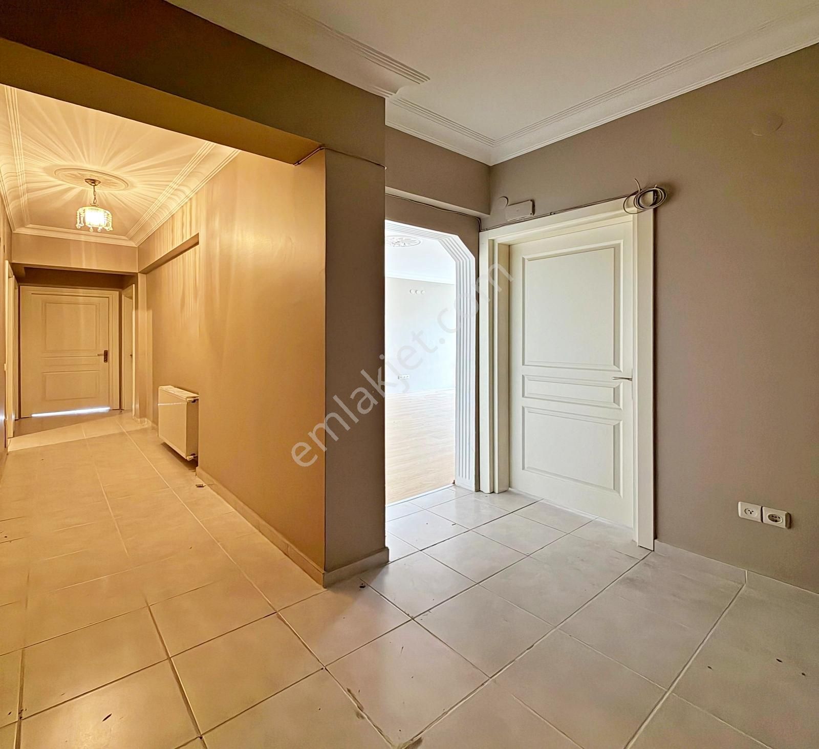 Barış Mahallesinde 2008 Yapımı Boş 3+1 Acil Satılık Daire - Görsel 25