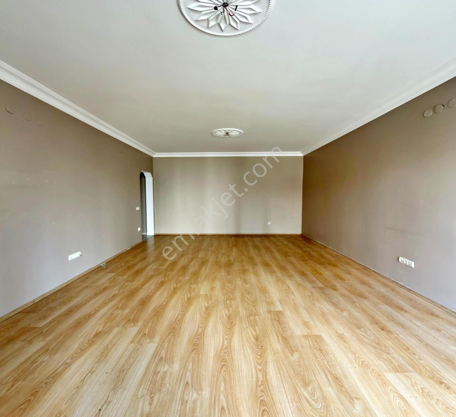 Barış Mahallesinde 2008 Yapımı Boş 3+1 Acil Satılık Daire - Görsel 33