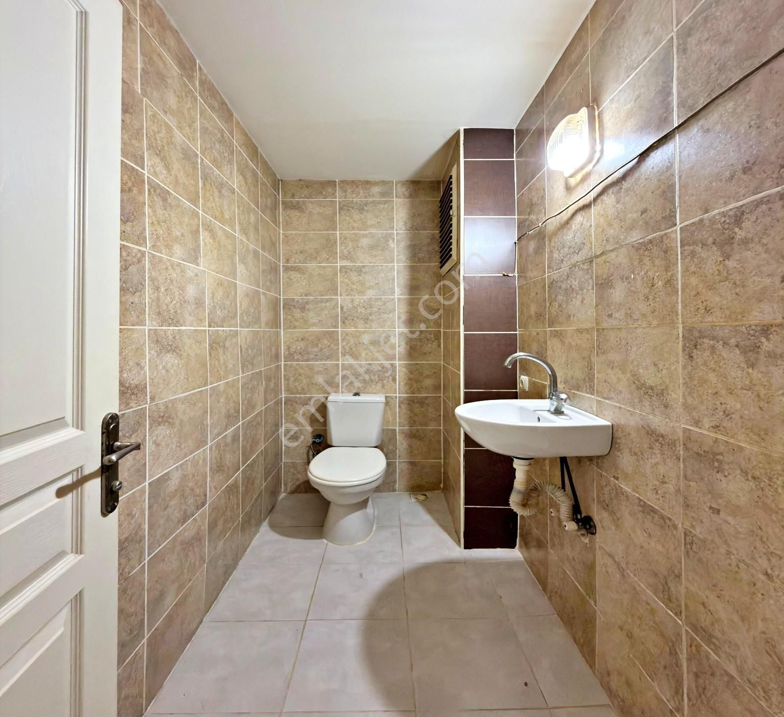 Barış Mahallesinde 2008 Yapımı Boş 3+1 Acil Satılık Daire - Görsel 2