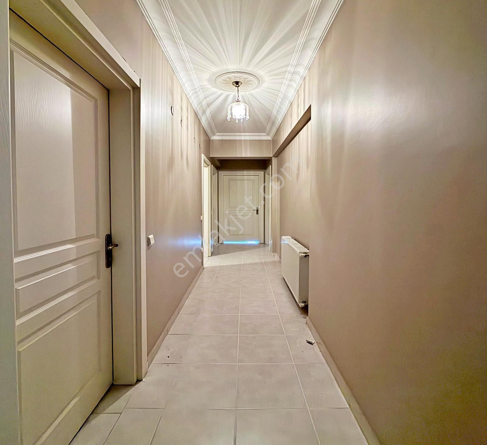 Barış Mahallesinde 2008 Yapımı Boş 3+1 Acil Satılık Daire - Görsel 24